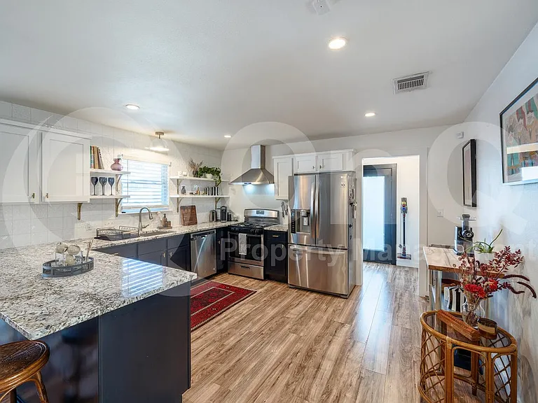 5504 Northdale Dr — Photo 6
