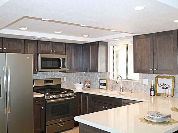5th image of 3059 Jamaica Blvd S