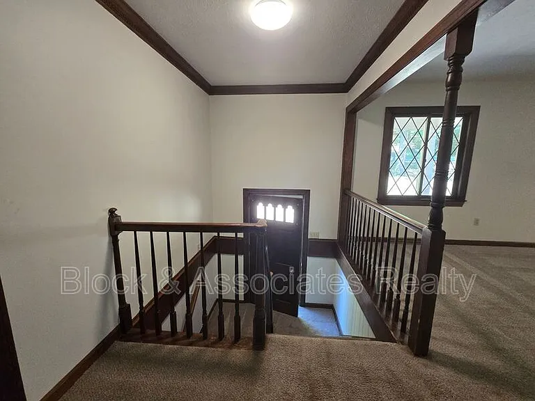 1194 Ingram Dr — Photo 18