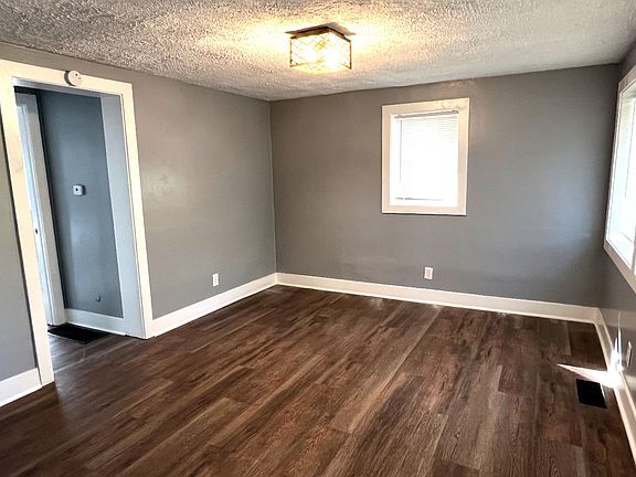 2nd image of 1309 W Pruitt St #2