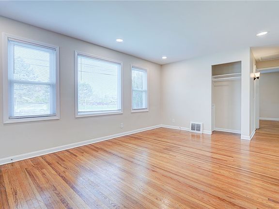 4th image of 2092 N Goodman St