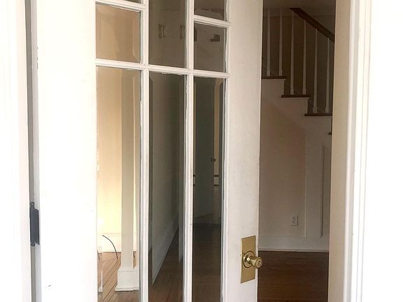 4th image of 641 Park St