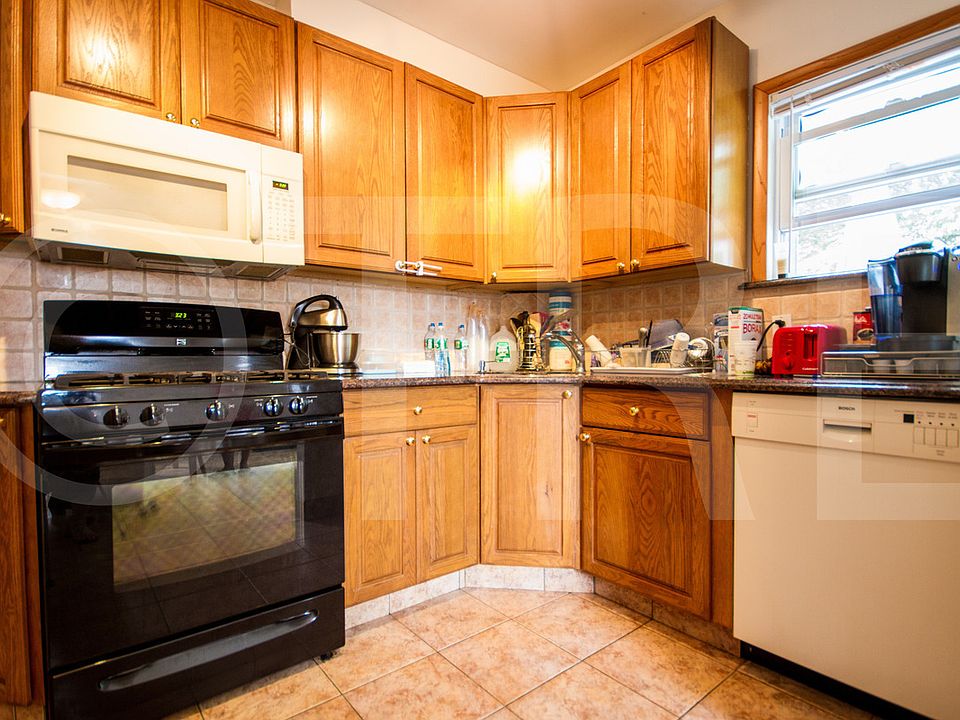 1st image of 1469 E 58th St