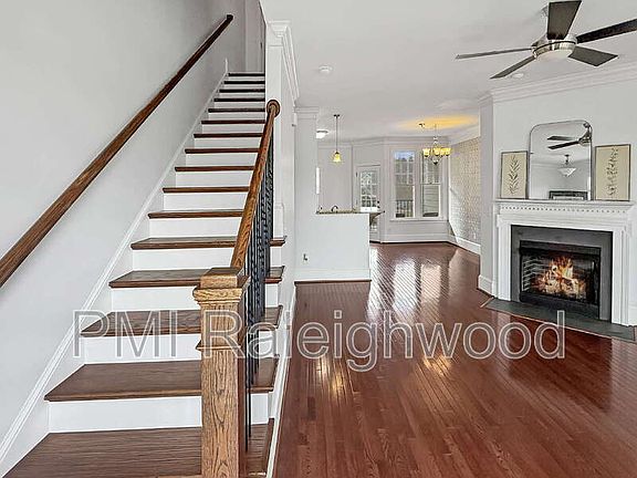 5th image of 184 Finsbury St