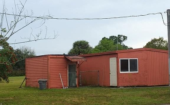 4th image of 166 Montura Ave