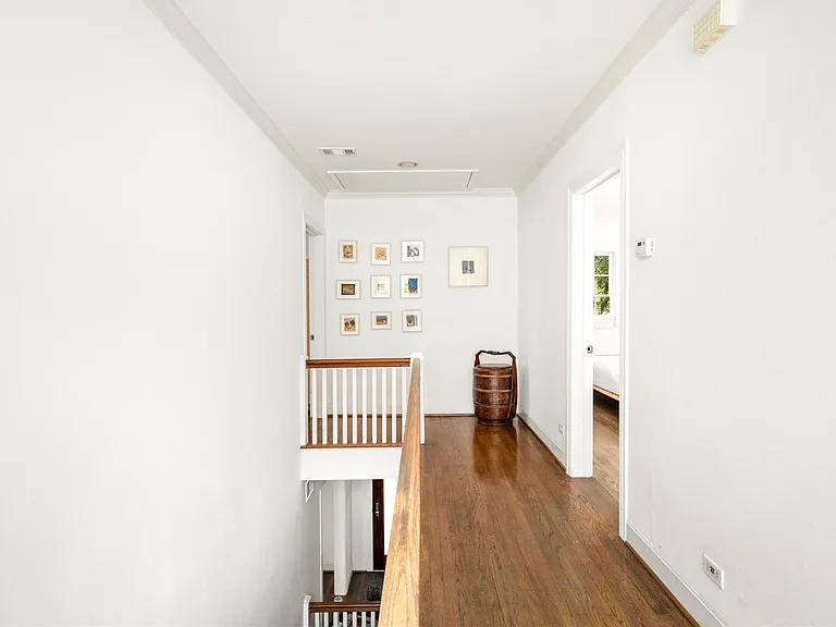 2120 Quenby St — Photo 24