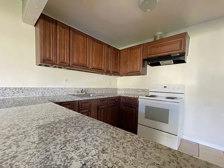 Pueblo Bonito Apartments — Photo 20