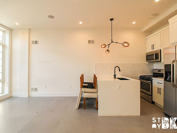 3rd image of 1163 Myrtle Ave #3