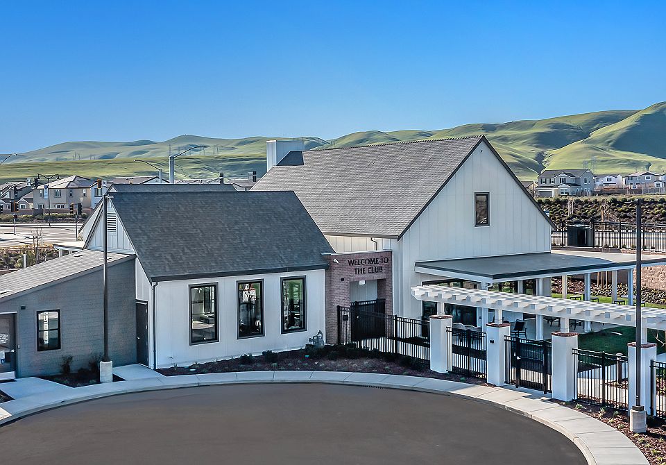 Tracy Hills Amenity Clubhouse Entry
