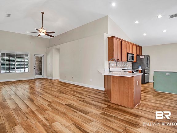 5th image of 609 Iberville Dr