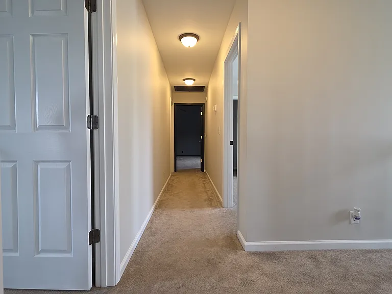1186 Castlewood Dr — Photo 17