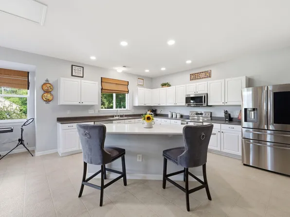 5702 Orchard Beach Ln, Raleigh, NC 27616