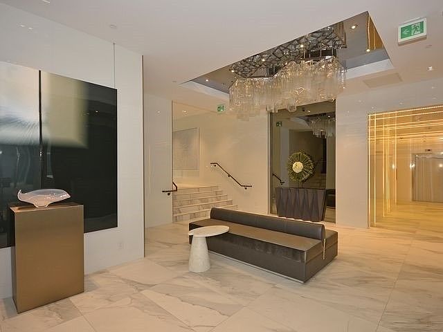 2nd image of 6 Parkwood Ave #309