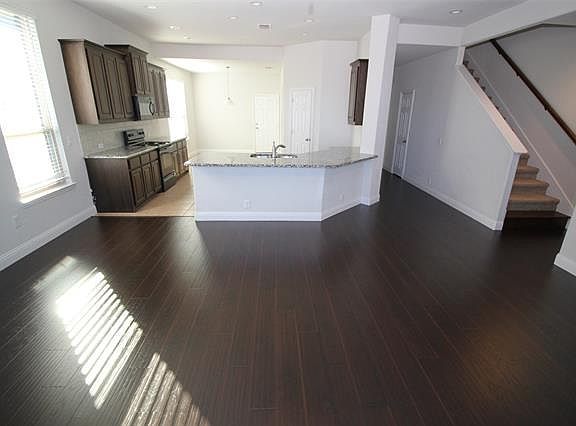 4th image of 3712 Walden Dr
