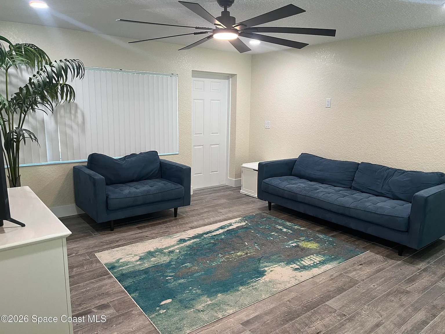 4 bed, 2.0 bath, 1464 sqft, $2,200 — Photo 2