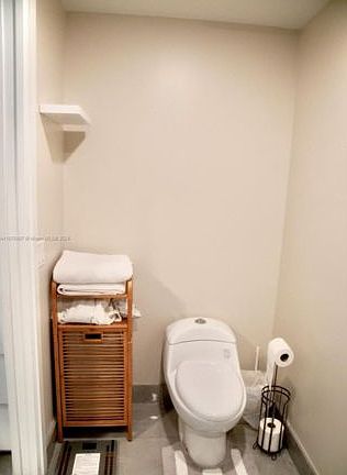 3rd image of 488 NE 18th St Unit 2602