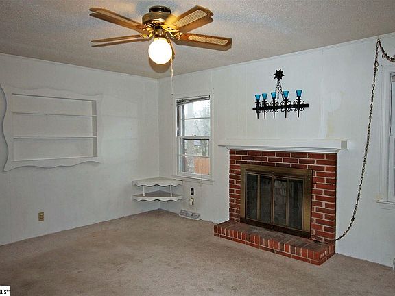 2nd image of 200 Coral Dr