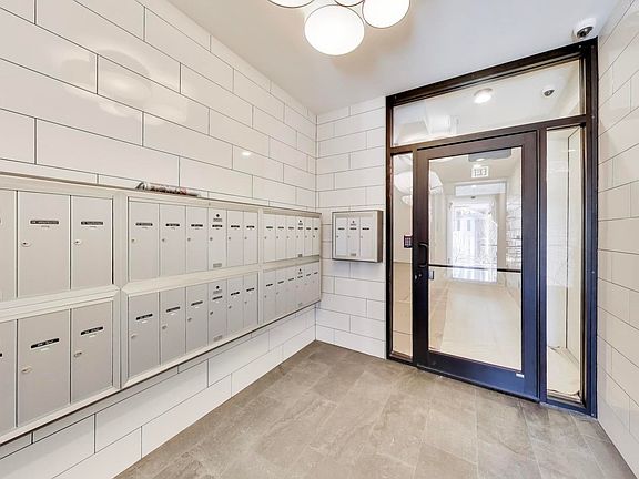 4th image of 5748 N Hermitage Ave #407
