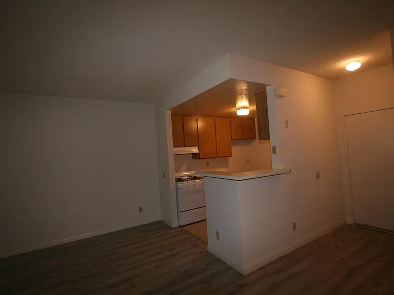 3637 Clarington Ave #113 — Photo 33
