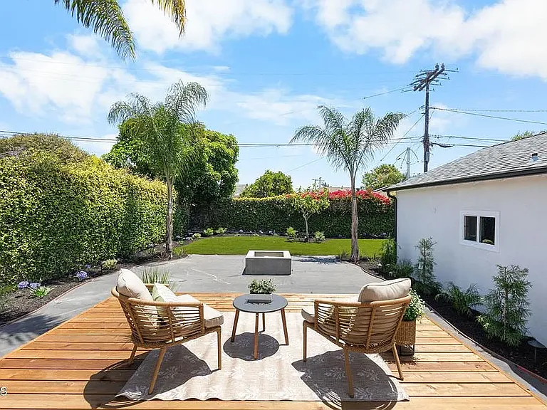 340 Jones St — Photo 3