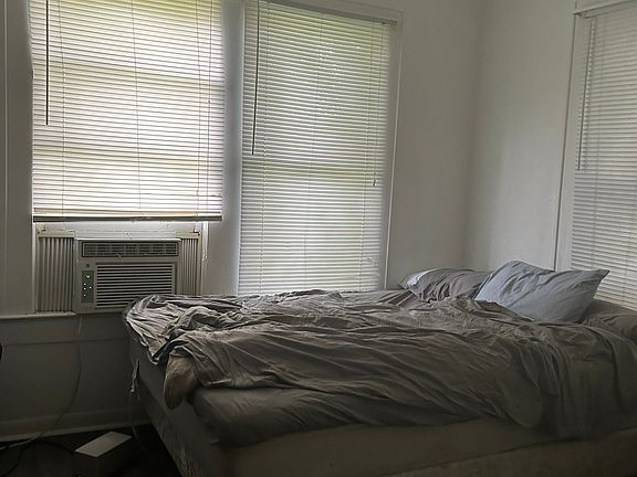 3rd image of 2370 Laurel St #1