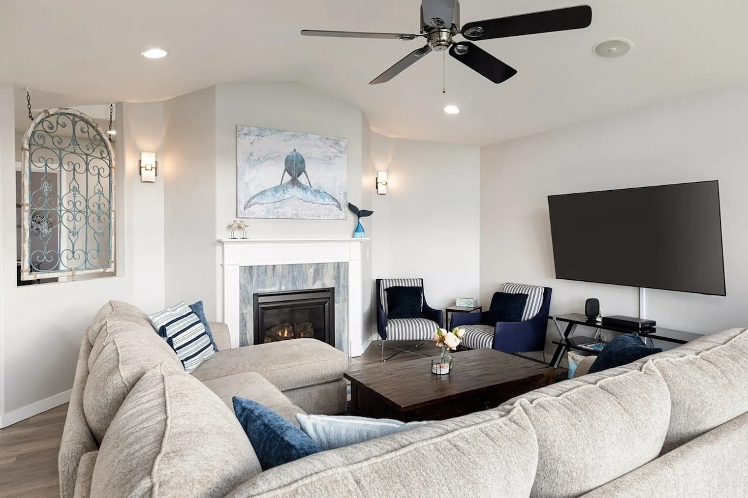 4 bed, 2.5 bath, $6,441 — Photo 2