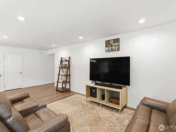 3rd image of 1259 Theo Way