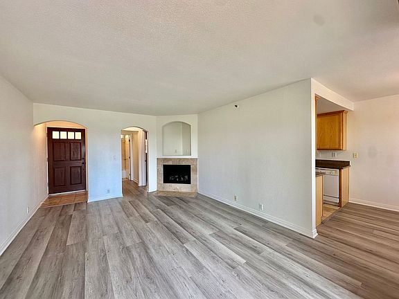 4th image of 4205 Lamont St Unit 9