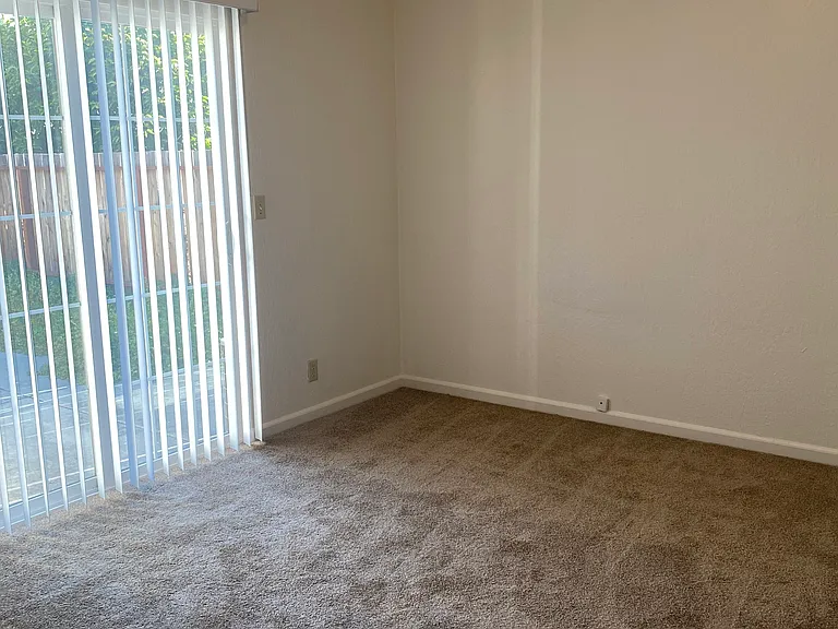 415 Cherry Ave — Photo 10