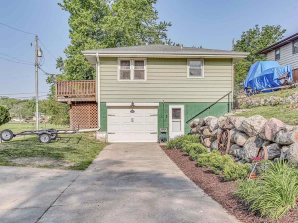 407 Koop Ave, Louisville, NE 68037