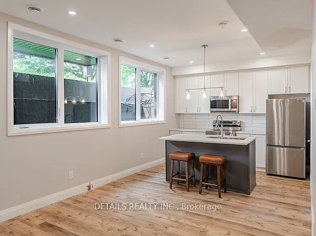 659 Donat St #B01 — Photo 9