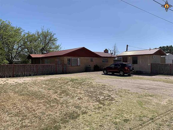 2nd image of 1001 W De Vargas St
