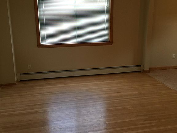 5th image of 122 Forest Ave Floor 2
