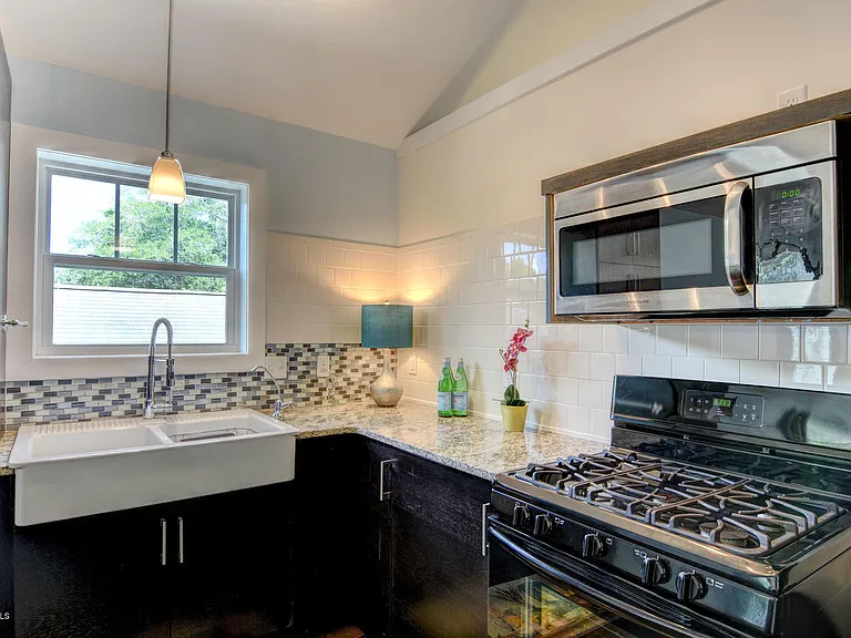 2107 Metts Ave — Photo 11