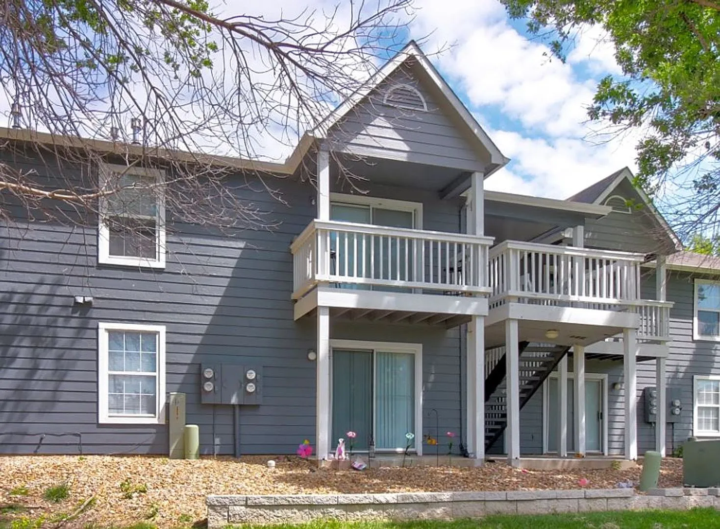 August Place Apartments — Photo 1