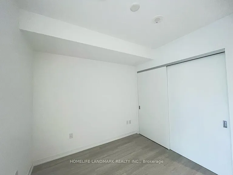 195 McCaul St #219 — Photo 3