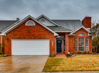 9407 Abbey Rd, Irving, TX 75063