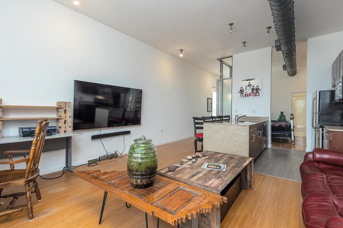 1 bed, 1.0 bath, 792 sqft, $1,285 — Photo 4