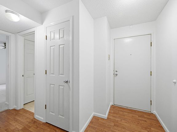 4th image of 33 Highland Meadows Cir Suite 8