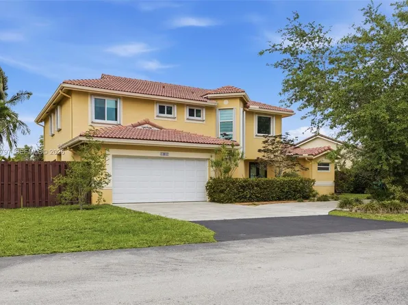 14941 SW 45th Ter, Miami, FL 33185
