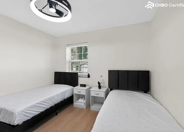 Twin set, ideal for additional guest.