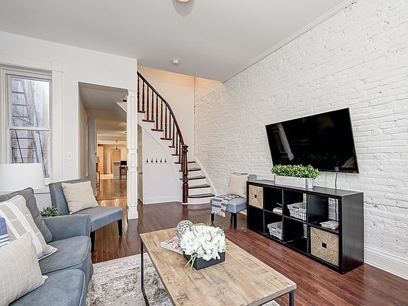 2nd image of 23 N Patterson Park Ave