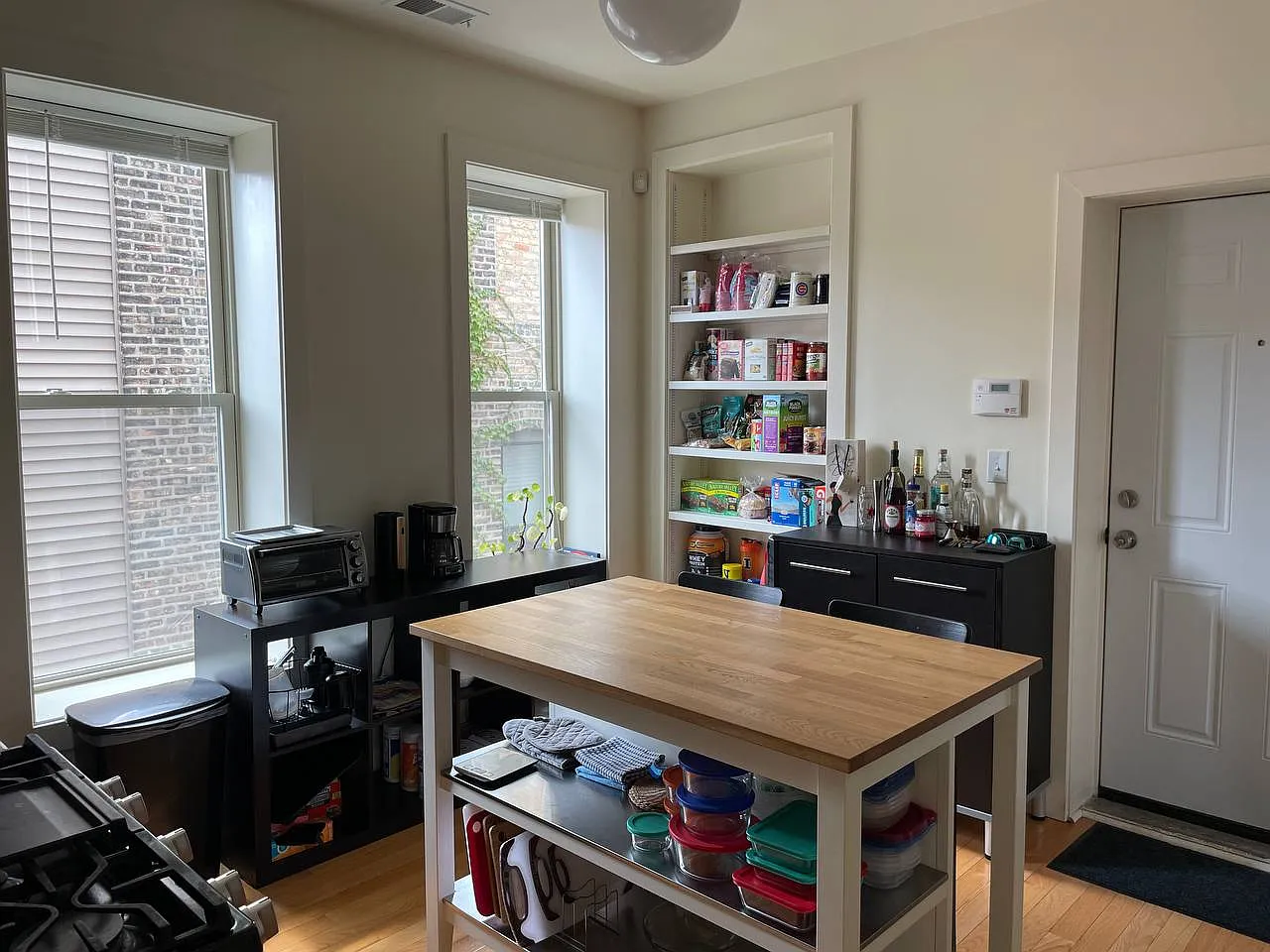2 bed, 850 sqft, $2,650 — Photo 3