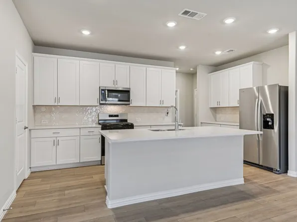 4010 Joe Pool Dr, Farmersville, TX 75442