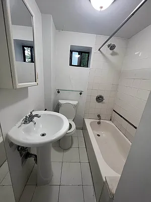 Rented by Delmark Realty LLC | media 34