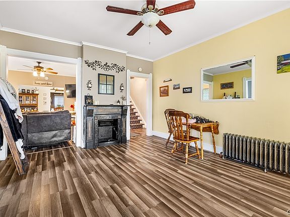 3rd image of 405 Broad St