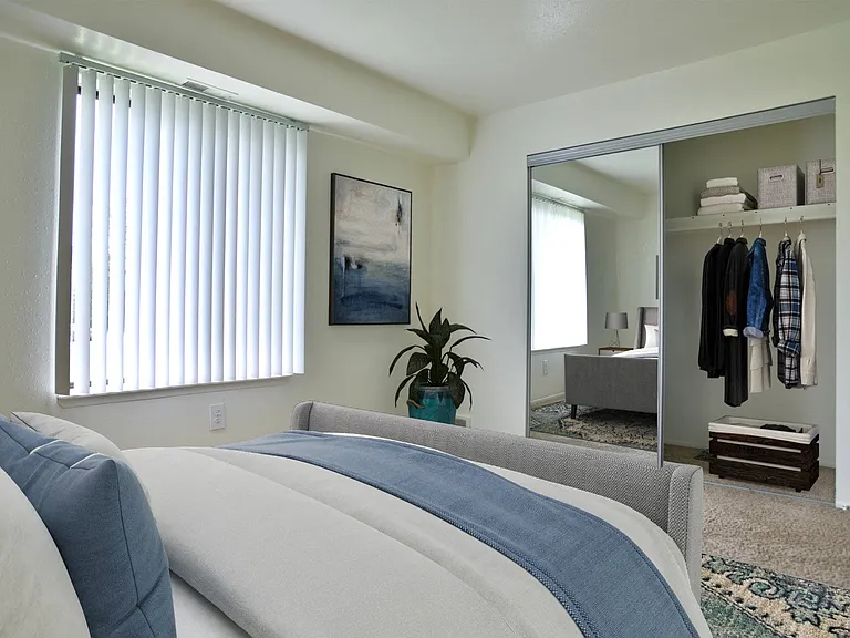 Windsor Place Apartments — Photo 3