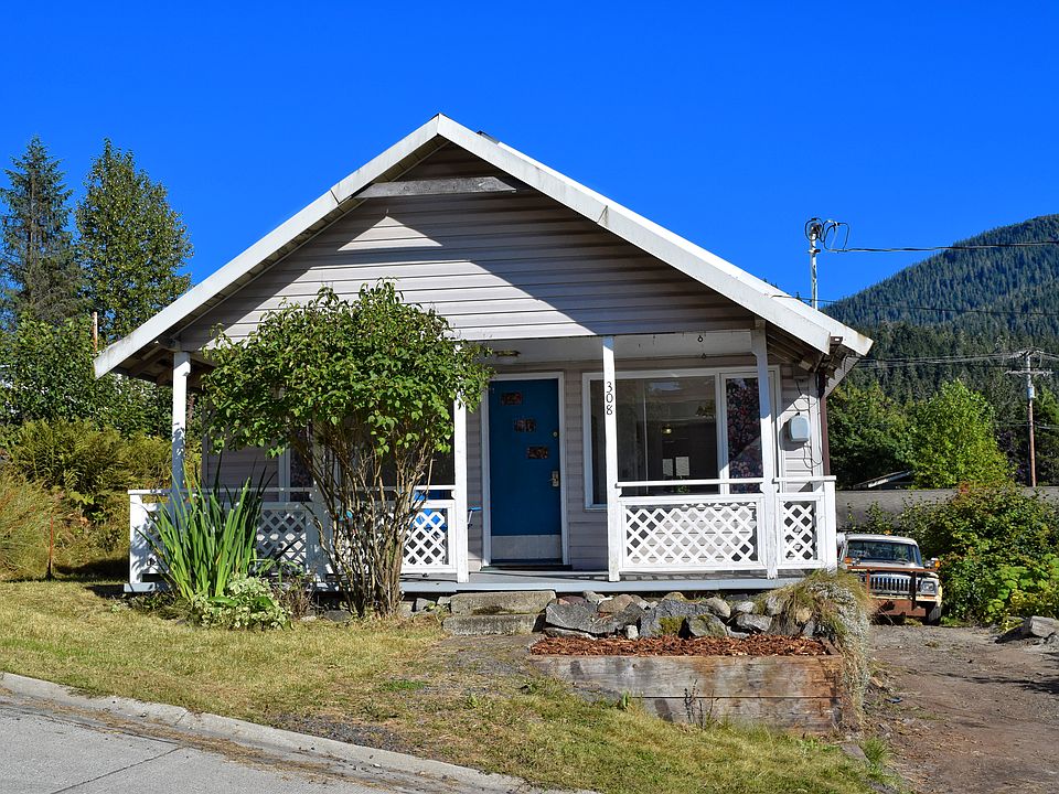 Frontyard, porch, driveway