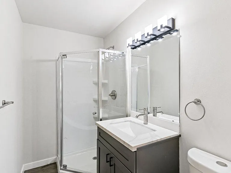Wescove Apartments — Photo 10