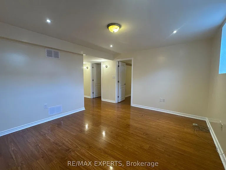 5 Cadillac Cres #BASEMENT — Photo 7